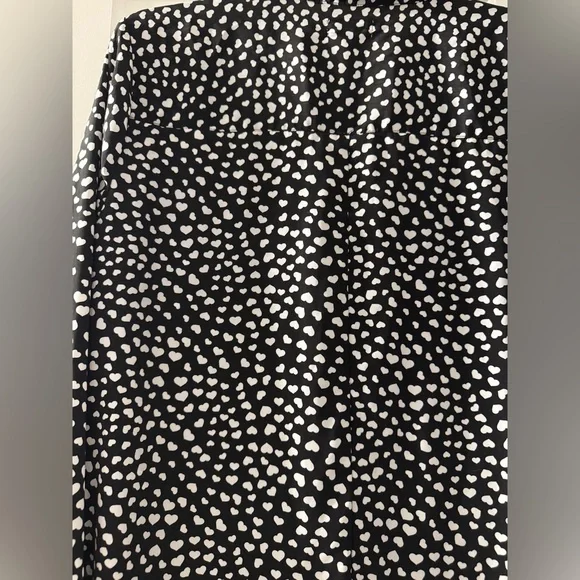 Old Navy Black and White Heart Print Dress - Picture 4 of 4